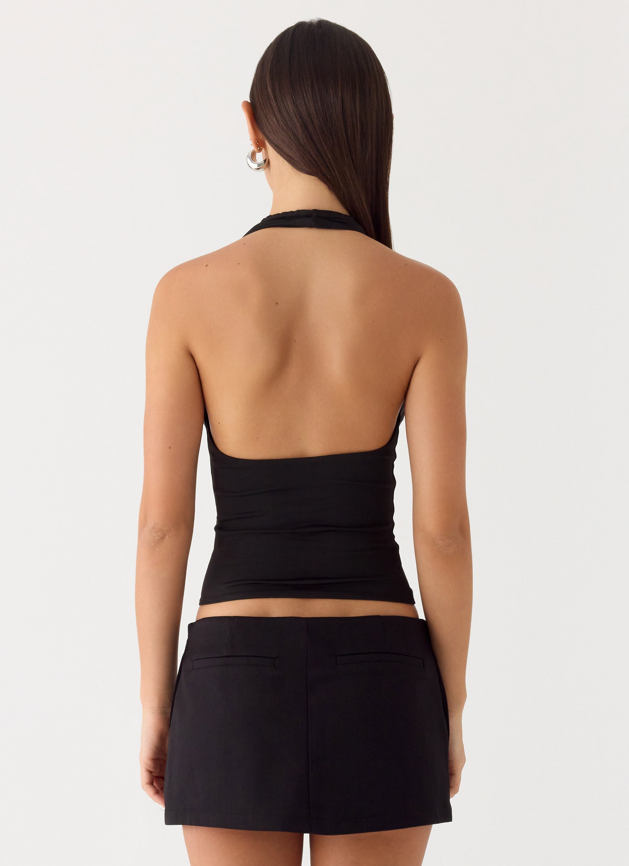 Effortless Style | Women's Crop Top with Sleek Minimal Silhouette | Lightweight Tank for Day-to-Night Versatility 3