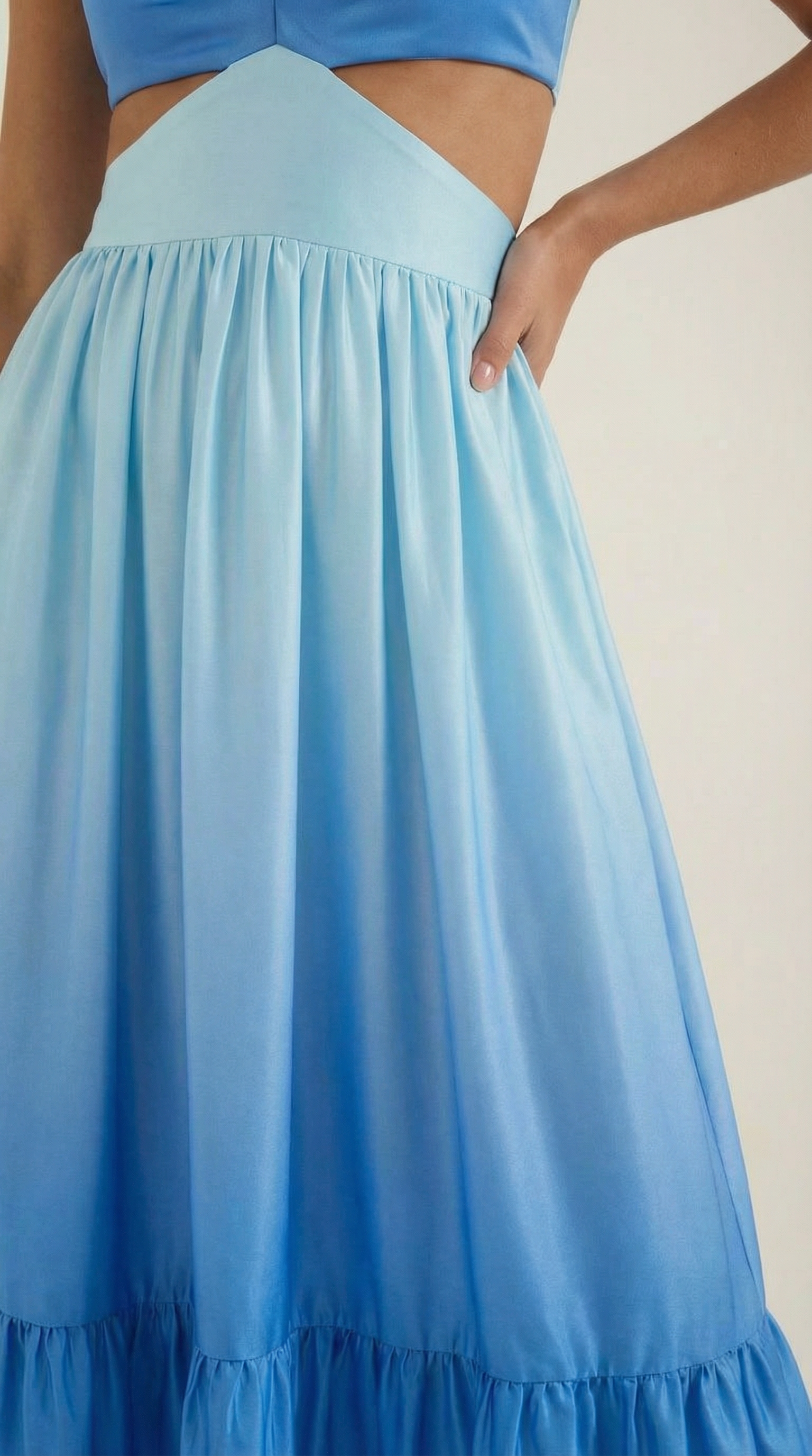 Elegant Maxi Dresses for Women | Ombré Design with Cut-Out Bodice | Flowy Style for Effortless Elegance 2