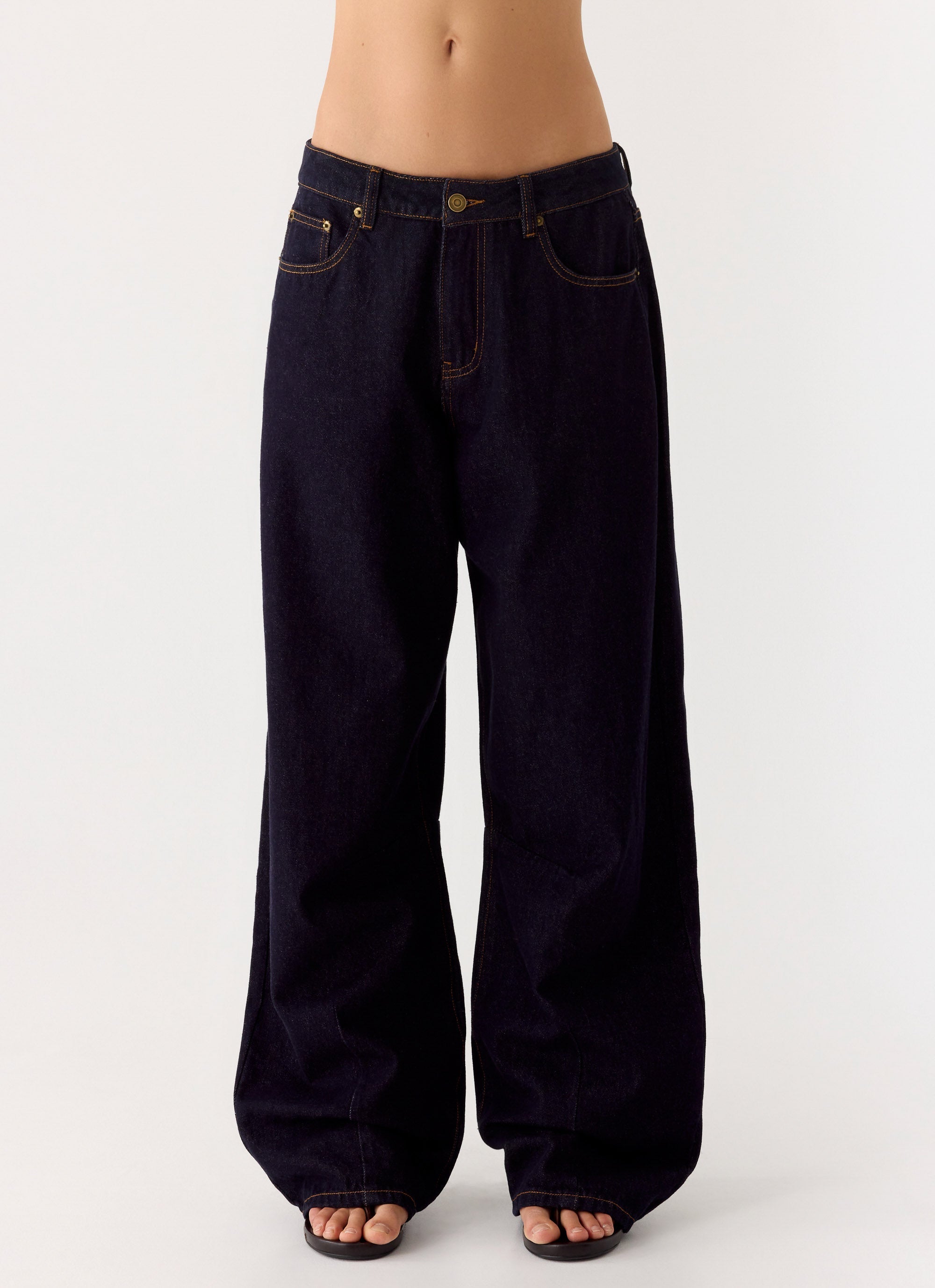 Ronan Denim Jeans | Relaxed Straight-Leg Fit with Low-Rise Waist | Everyday Comfort for Effortless Style 1