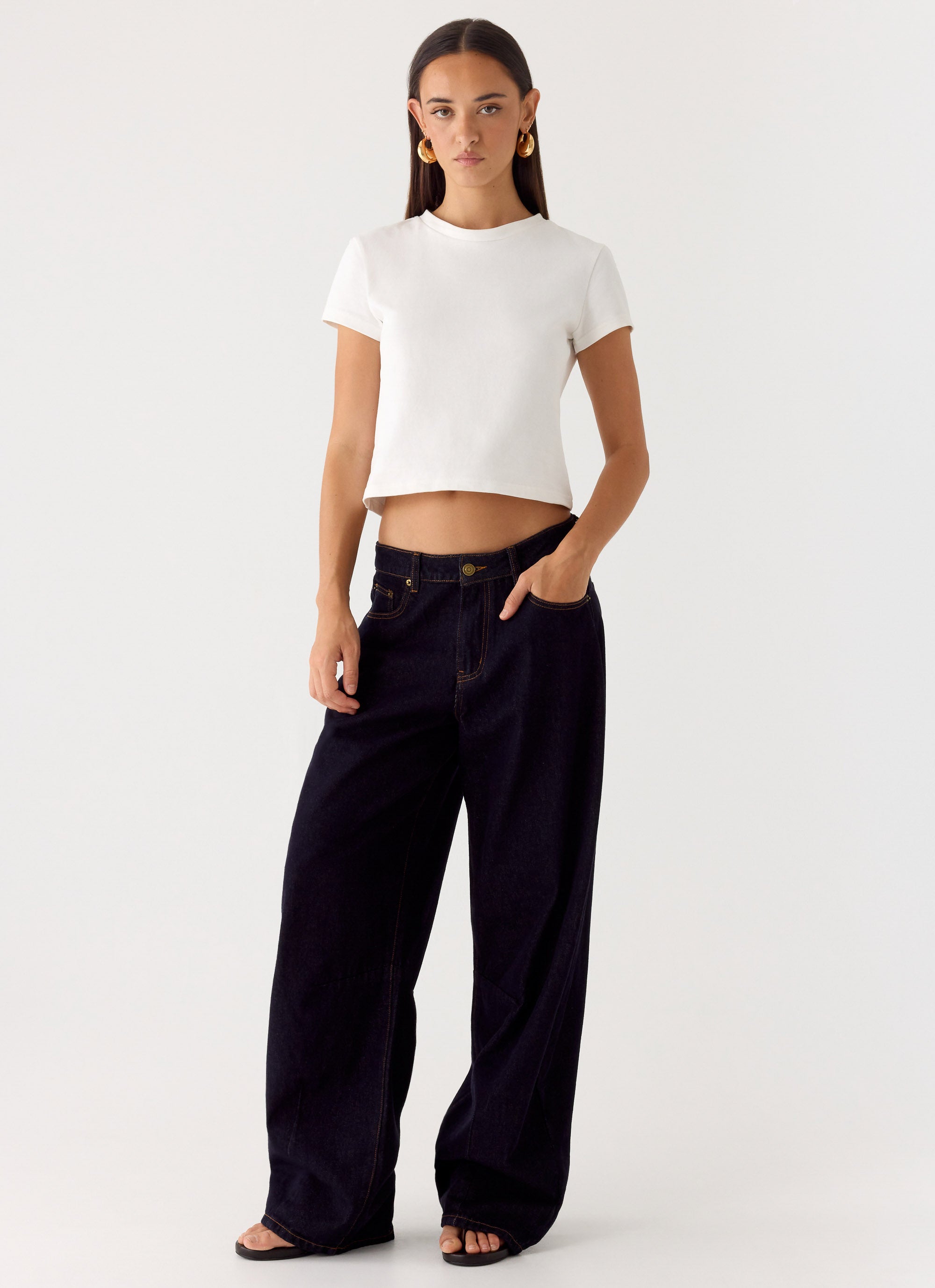 Ronan Denim Jeans | Relaxed Straight-Leg Fit with Low-Rise Waist | Everyday Comfort for Effortless Style 2