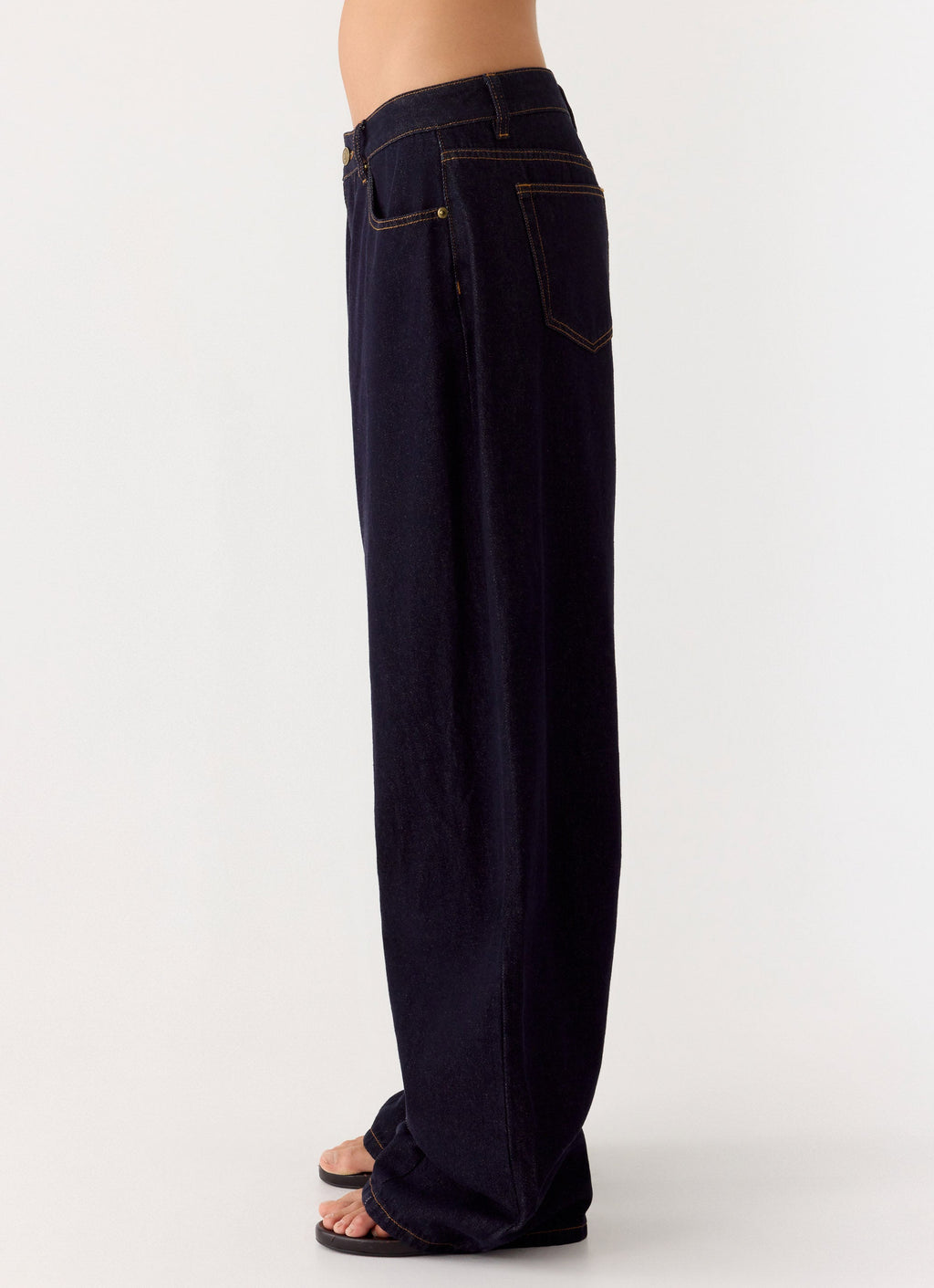 Ronan Denim Jeans | Relaxed Straight-Leg Fit with Low-Rise Waist | Everyday Comfort for Effortless Style 3