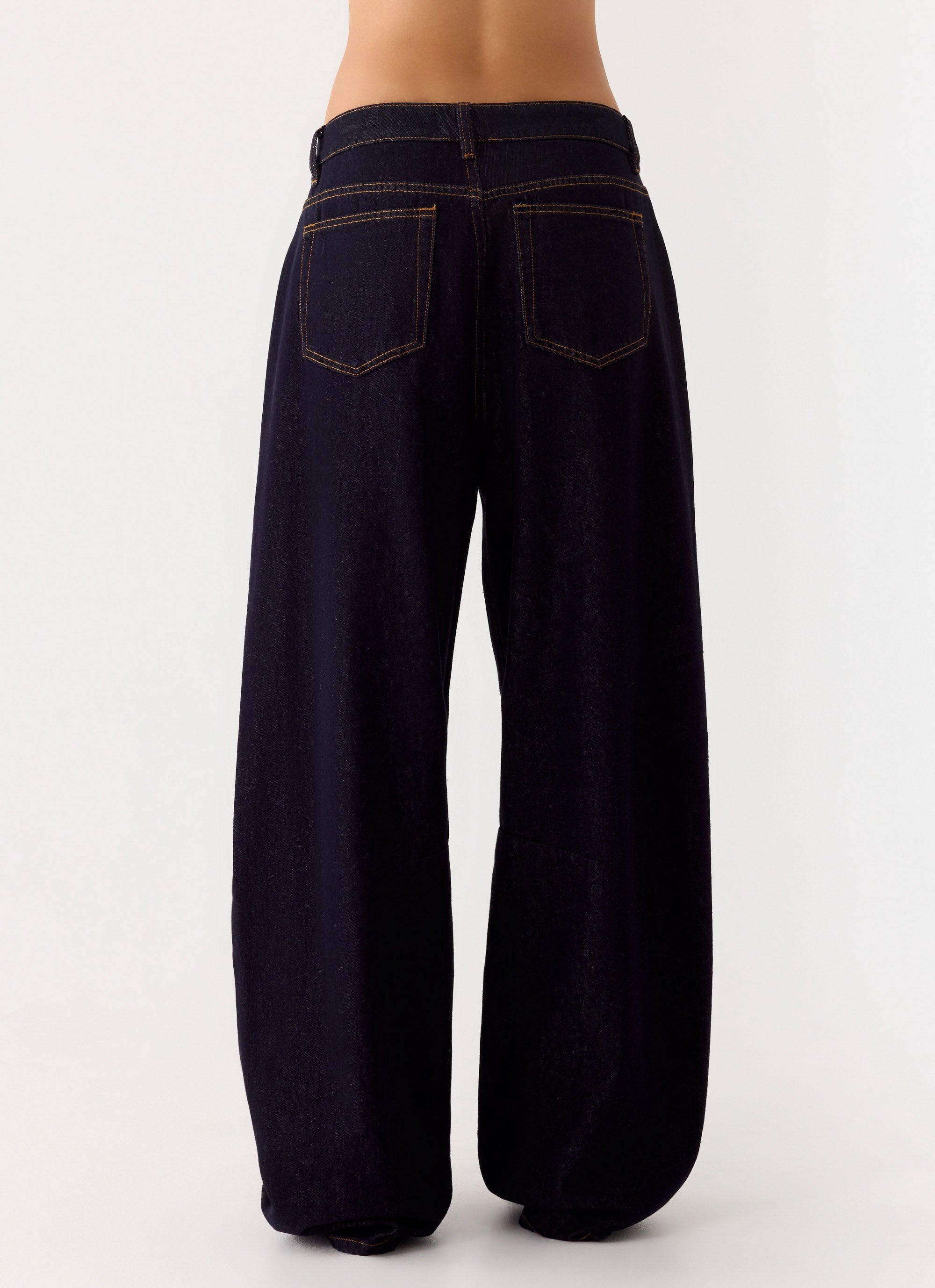 Ronan Denim Jeans | Relaxed Straight-Leg Fit with Low-Rise Waist | Everyday Comfort for Effortless Style 4