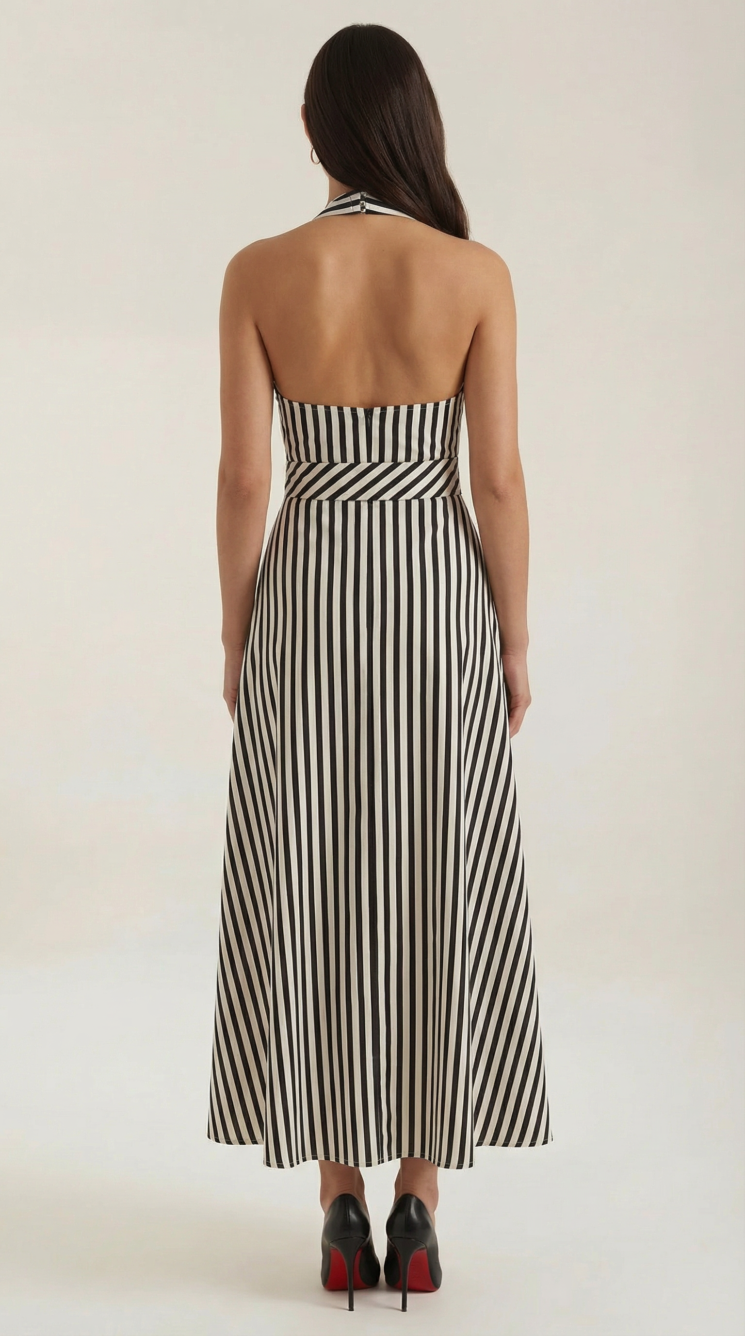 Sandra Collection | Striped Maxi Dress with V-Neck & Flattering Fit for Summer Style 3